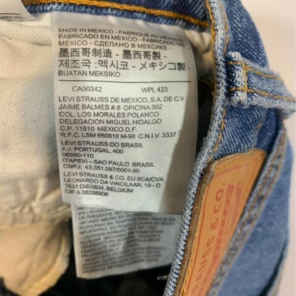 WOMAN’S LEVI STRAUSS denim shorts. Distressed. Button fly. Size 30. - Picture 7 of 7